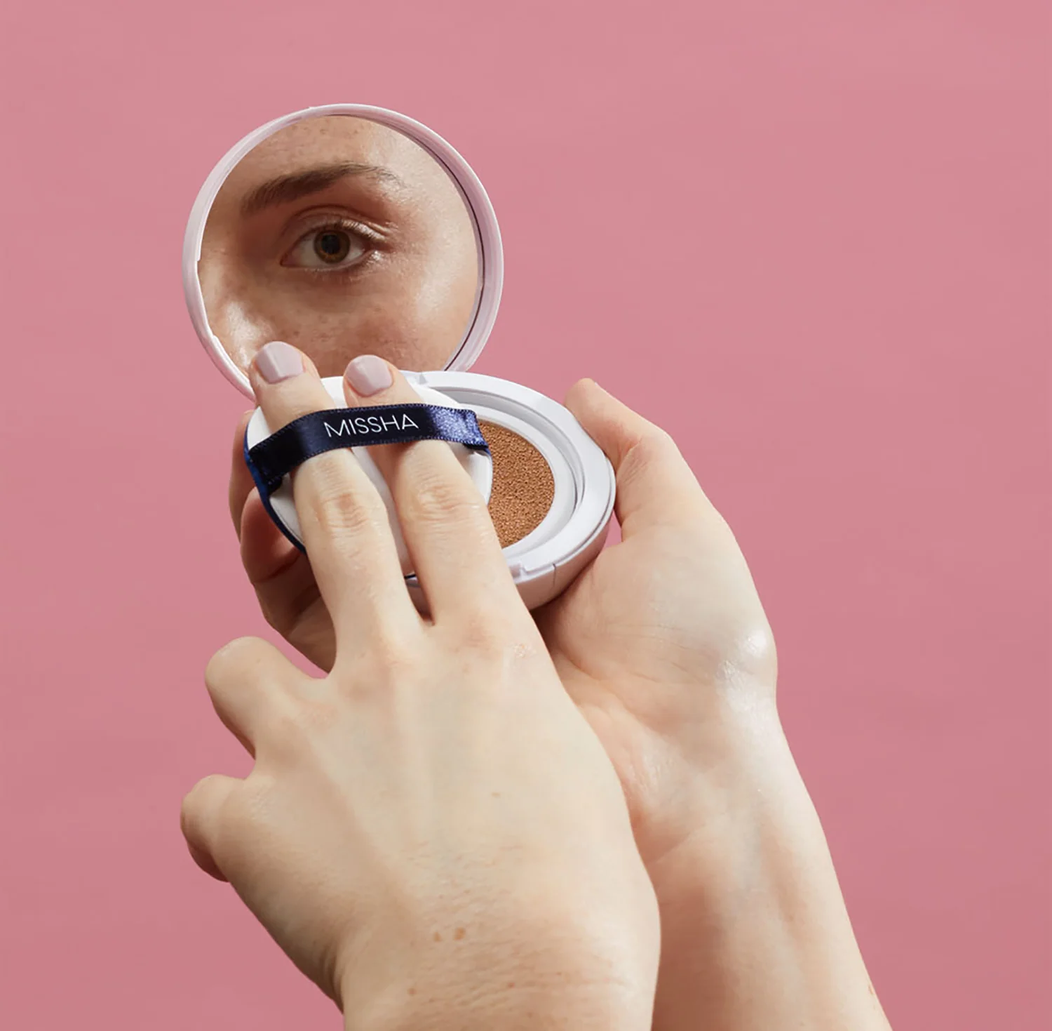 M Magic Cushion - Image 10